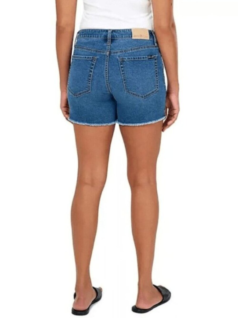 SEVEN7 Fray Hem Denim Shorts Medium Wash Size 8 NWT - Picture 2 of 12